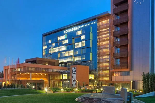 دانشگاه آجی‌بادم