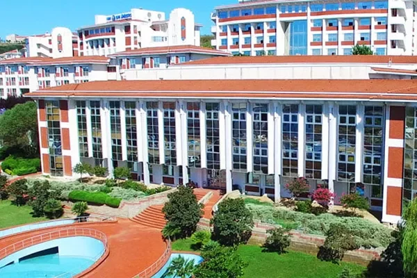 دانشگاه اِیشیک (Işık University)